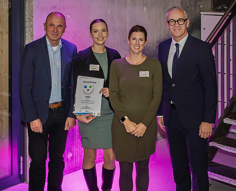 Preisverleihung Familienfreundlich am 17.10.25-Geschäftsführer Gerhard Süpfle, Verwaltung Vanessa Gorenflo, Bürgermeisterin Tamara Schönhaar, Oberbürgermeister Sven Weigt