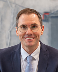 Dr. Gunter Carra